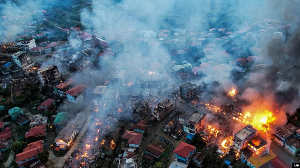 မီးလောင်ဖျက်ဆီးခံခဲ့ရတဲ့ ထန်တလန်မြို့ (ယခင်ပုံဟောင်း)။ (ဓာတ်ပုံ - AFP)